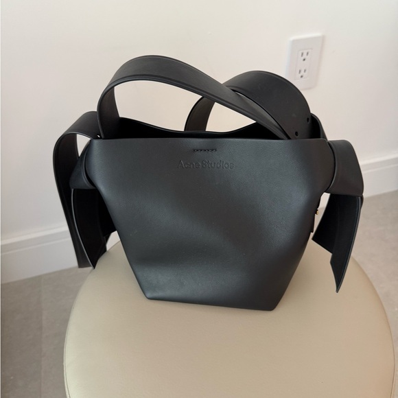 Acne Studios Handbags - Acne Studios Musubi leather Black Shoulder Bag